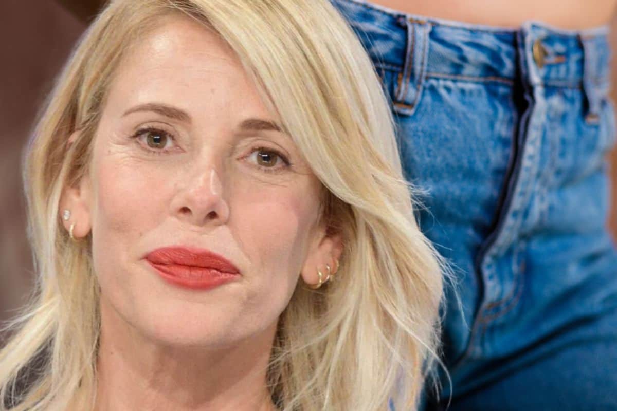 Alessia Marcuzzi cambia stile di outfit