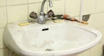 Pulizia del lavandino, con questo trucco è sempre splendente: cosa non dimenticare di versare subito