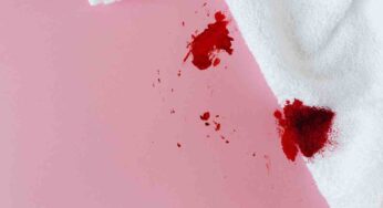 Addio macchie di make-up: i trucchi (non di bellezza) per vestiti impeccabili