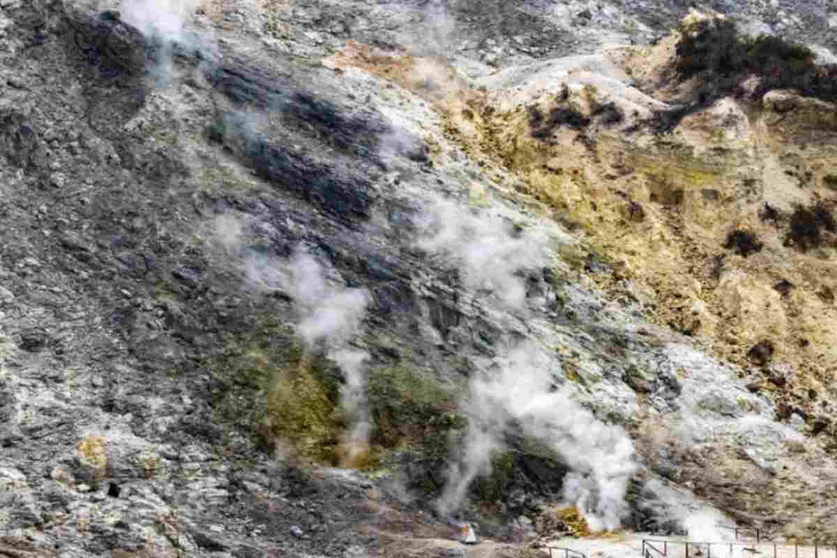 Se i Campi Flegrei dovessero eruttare con la stessa intensità di 40.000 anni fa, le conseguenze sarebbero incalcolabili.
