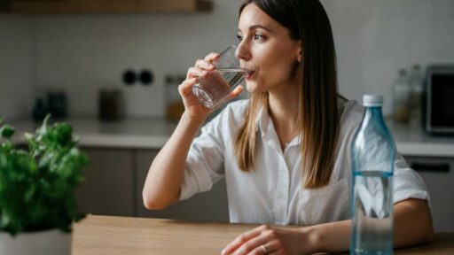 l'acqua minerale pericolosa per la salute