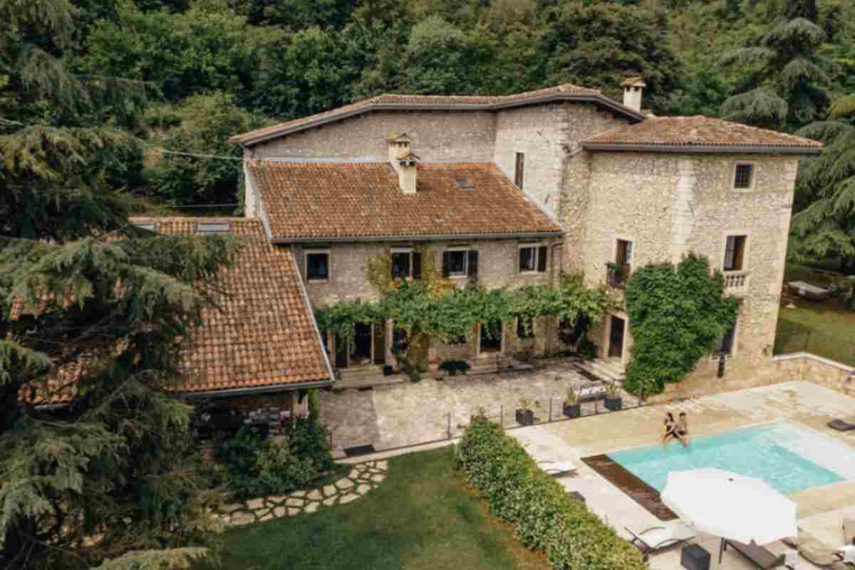 Tra le varietà di pietre naturali disponibili, la Pietra di Trani si distingue per le sue caratteristiche uniche.