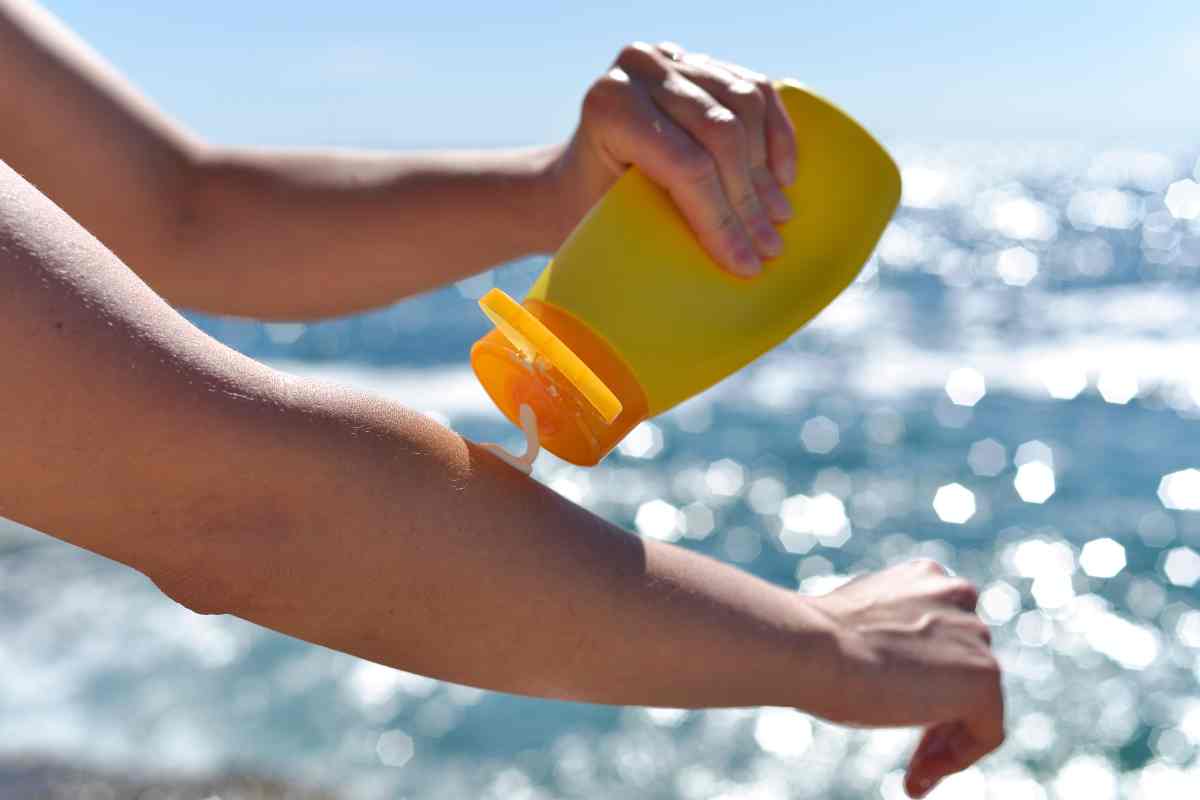 Nuoce gravemente alla salute, non fare mai questo con le creme solari, ecco i dettagli