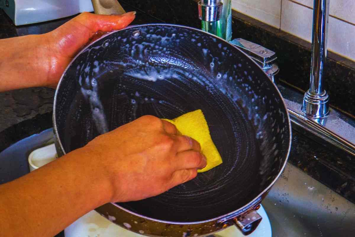 le spugne adatte per pulire le padelle
