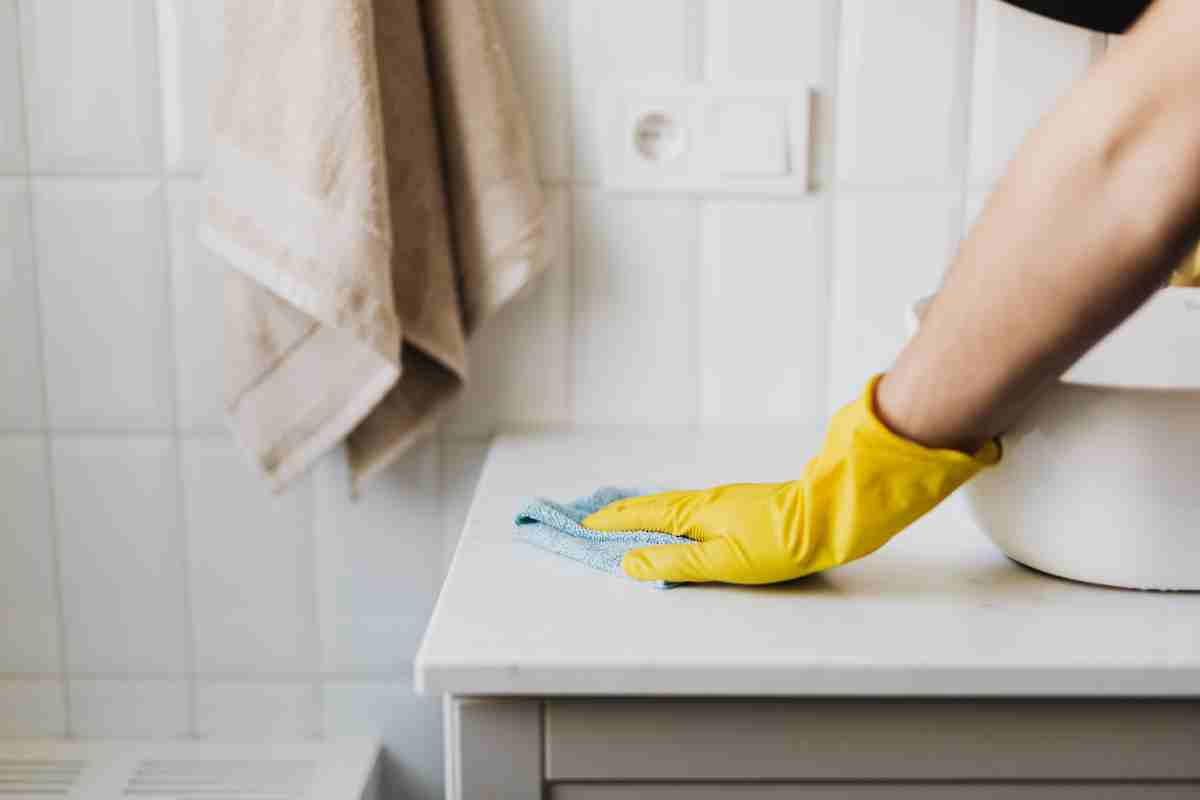 Come utilizzare la candeggina per le pulizie domestiche