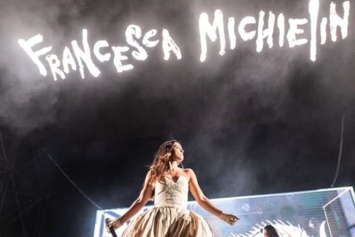 Francesca Michielin durante una performance live